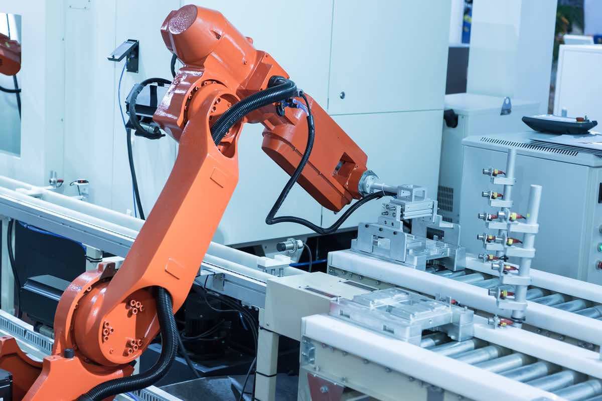Industry 4.0 prevede una completa automazione delle imprese e della loro produzione.